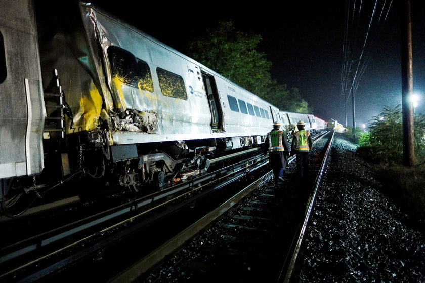 Pociąg pasażerski wykoleił się po zderzeniu z pociągiem serwisowym