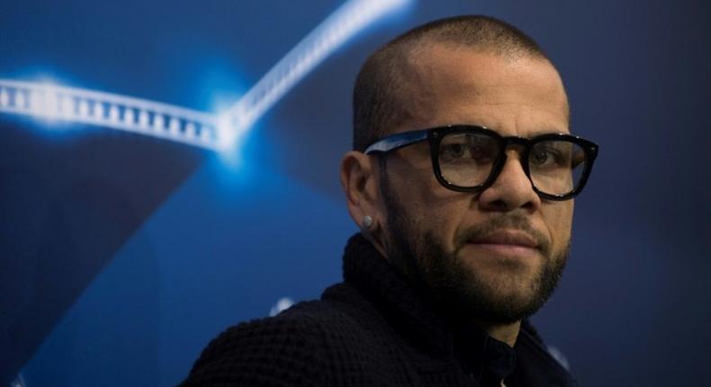 Juventus' Brazilian defender Dani Alves claims Barcelona officials have no idea how to treat their players