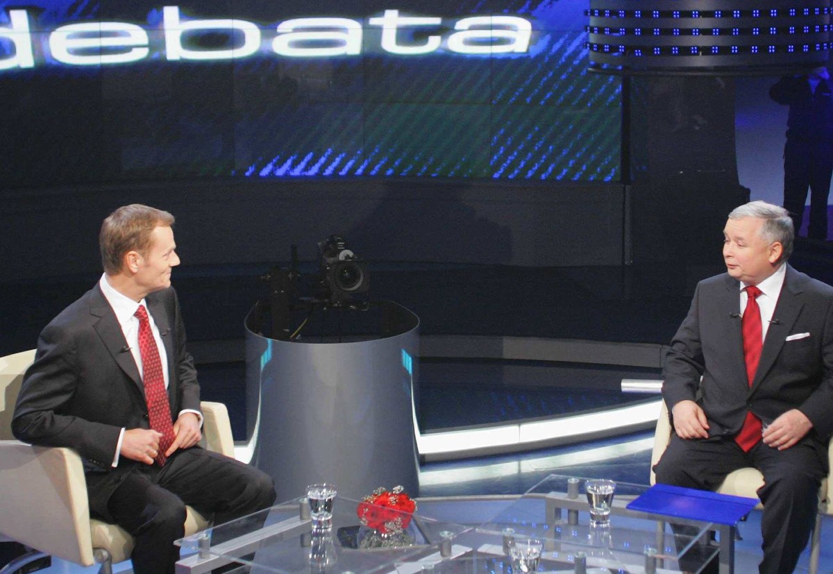 Donald Tusk i Jarosław Kaczyński w czasie telewizyjnej debaty