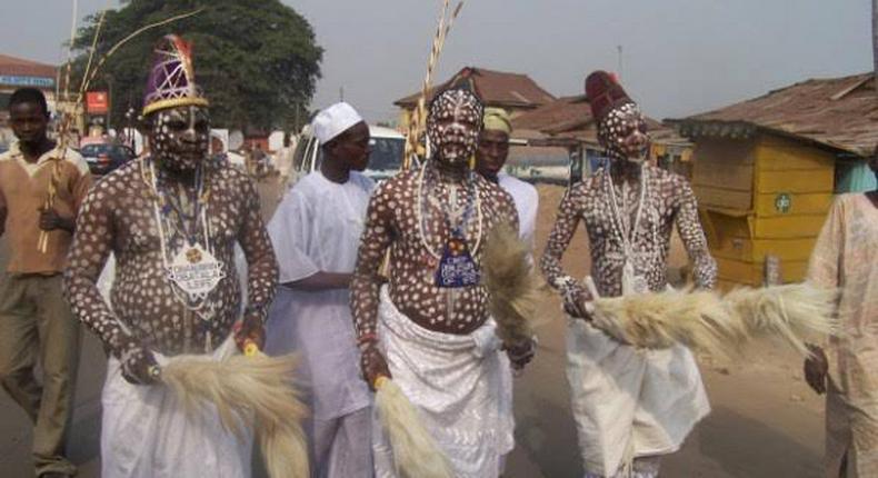 Oyo traditional worshippers protest discrimination by Gov Makinde's government. [allnaijaentertainment]