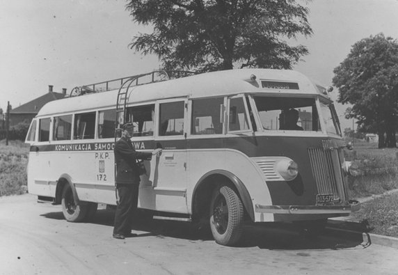 1937 - Autobus komunikacji samochodowej PKP.