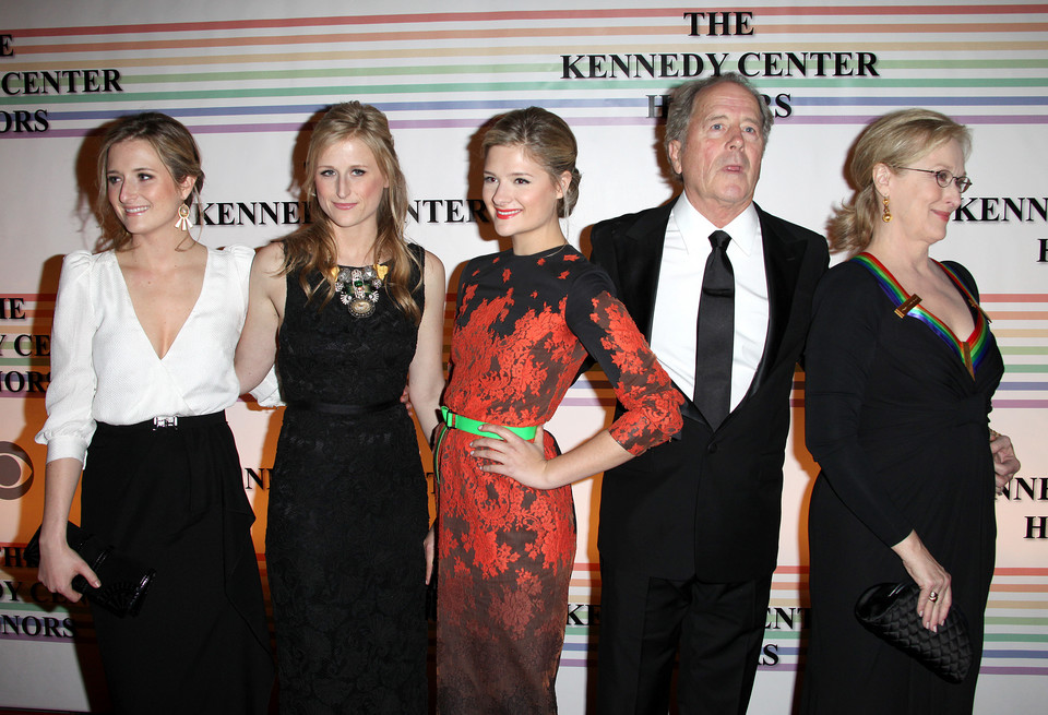 Mamie, Grace, Louisa Jacobson Gummer i Meryl Streep