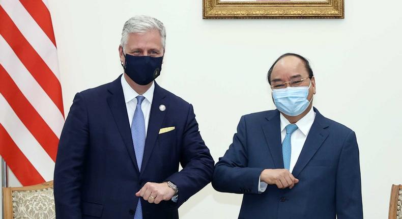 The US national security advisor, Robert O'Brien, with Vietnamese Prime Minister Nguyen Xuan Phuc in Hanoi on November 21.