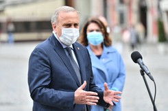 Schetyna o 'kpinie z demokracji': Kaczyński i Gowin piszą kalendarz wyborczy