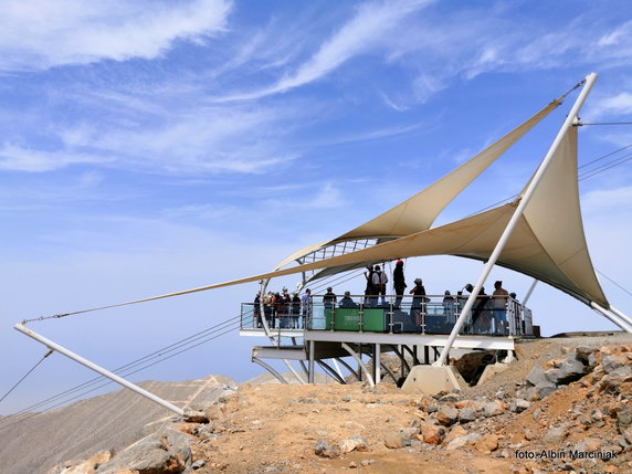 Najdłuższa tyrolka na świecie Zipline Jebel Jais w regionie Ras al-Chajma, ZEA