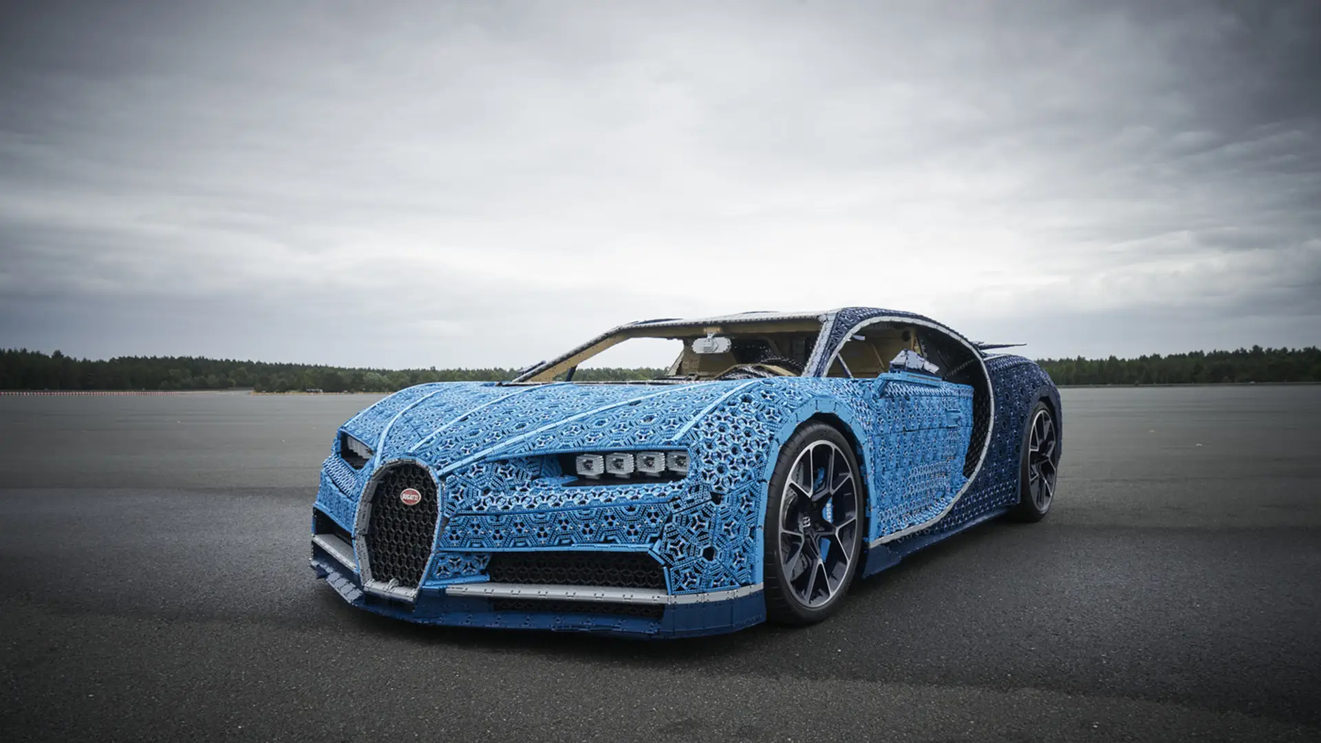 Bugatti Chiron zrobiony z miliona klocków LEGO. Tak, można nim jeździć