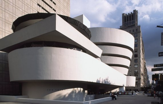 Muzeum Guggenheima na Manhattanie w Nowym Jorku. Budynek powstał w 1959 roku i jest jednym z ważniejszych obiektów XX-wiecznej architektury