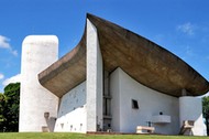 Notre Dame du Haut projektu Le Corbusier