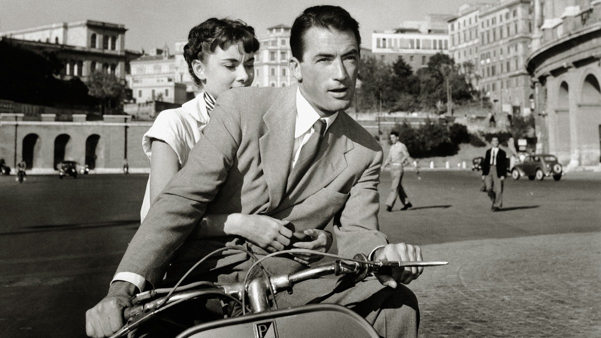 Audrey Hepburn i Gregory Peck w filmie „Rzymskie wakacje w reż. Williama Wylera, 1953 r.