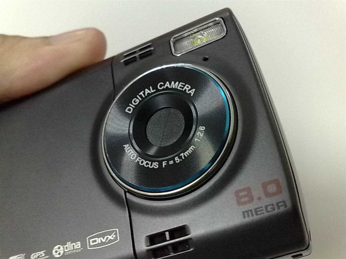 Smartfon Samsunga z 16GB pamięci i 8MPix