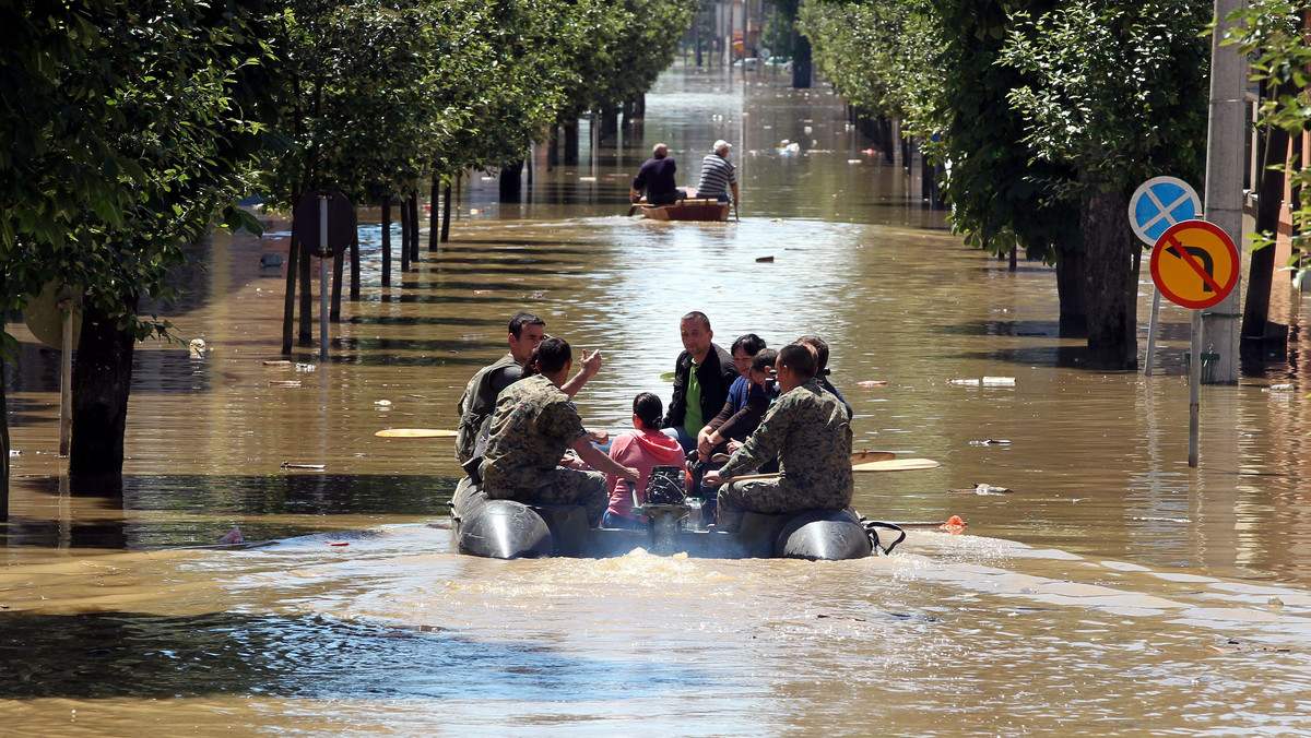 Czternaście krajów Unii Europejskiej odpowiedziało dotychczas na prośby dotkniętych powodzią Serbii oraz Bośni i Hercegowiny o przekazanie sprzętu ratunkowego i pomocy humanitarnej - poinformowała Komisja Europejska.