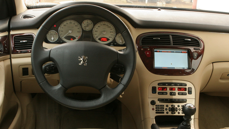 10. Peugeot 607 (1999-2010)
