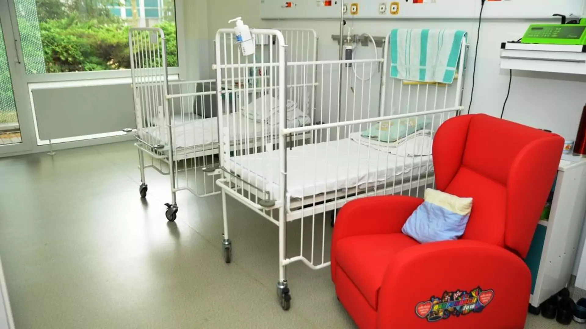 Fotele od WOŚP miały pozwolić rodzicom nocować przy swoich pociechach, ten szpital postanowił inaczej