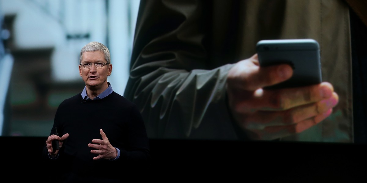 Na zdjęciu Tim Cook, prezes Apple'a