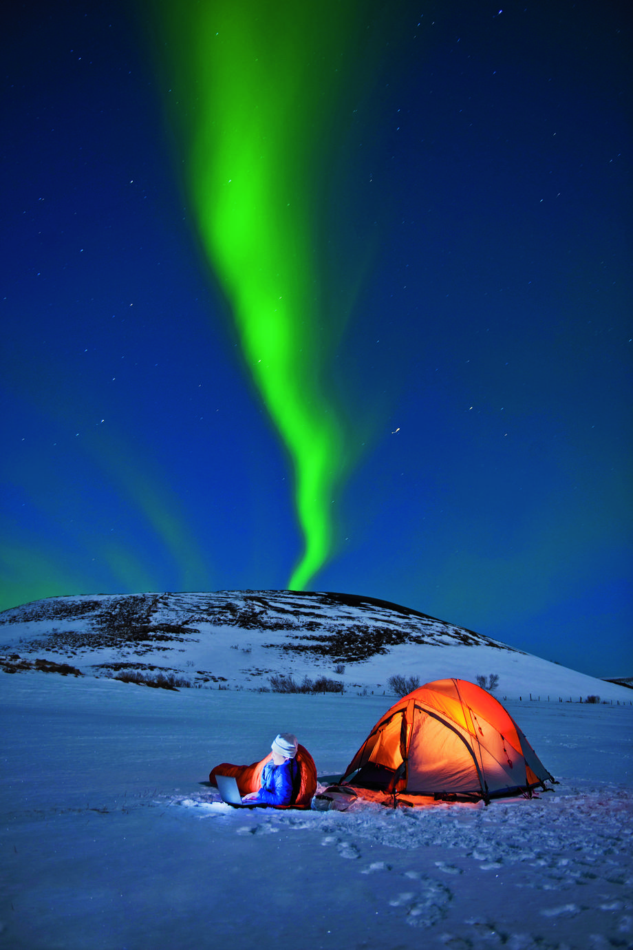 Norwegię w poszukiwaniu zorzy polarnej odwiedzają dziś tysiące turystów. Niektórzy chcą ją kontemplować indywidualnie