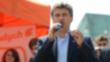 Palikot: ledwie Tusk zaszczekał, już Miller wystawił łapkę do obgryzienia