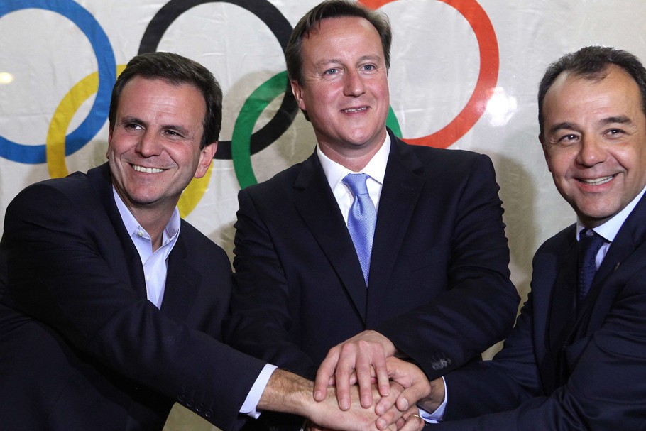 Eduardo Paes, burmistrz Rio de Janeiro, David Cameron, premier Wielkiej Brytanii i Sergio Cabral, gubernator Rio de Janeiro. 27 września 2012 r.