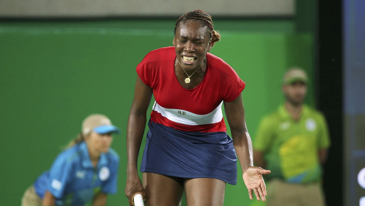 Nie tak wyobrażała sobie start w zapewne ostatnich zapewne igrzyskach w karierze 36-letnia tenisistka. Venus Williams odpadła sensacyjnie już w pierwszej rundzie z 62. na świecie Kristen Flipkens. Amerykanka przegrała z Belgijką 6:4, 3:6, 6:7 (5). Zdruzgotana nie pojawiła się na konferencji prasowej.