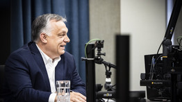 Különleges fotót posztolt Orbán Viktor: ritkán látni ilyet az oldalán