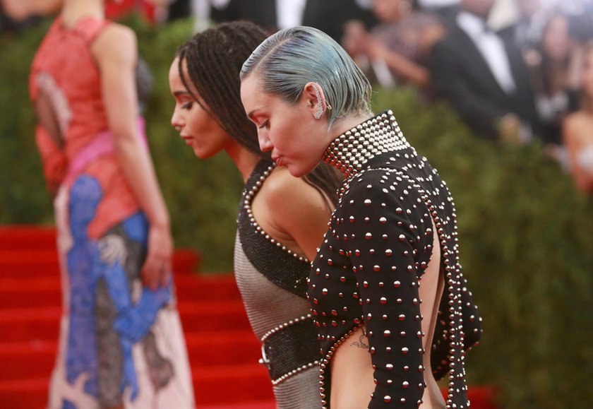 Miley Cyrus i Zoe Kravitz