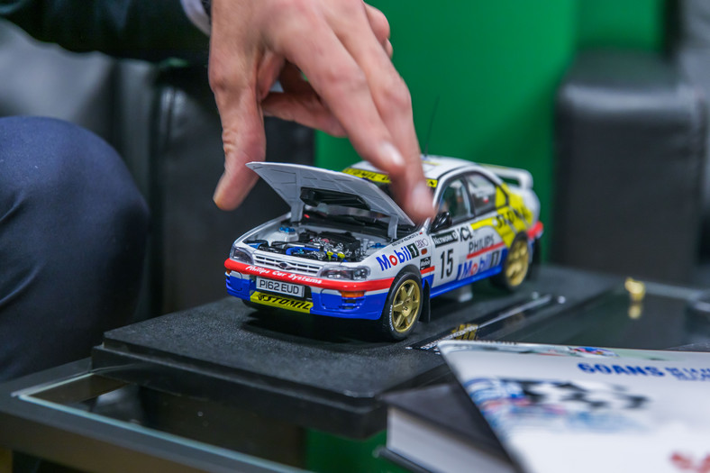 Model Subaru Impreza Hołowczyca w skali 1:18