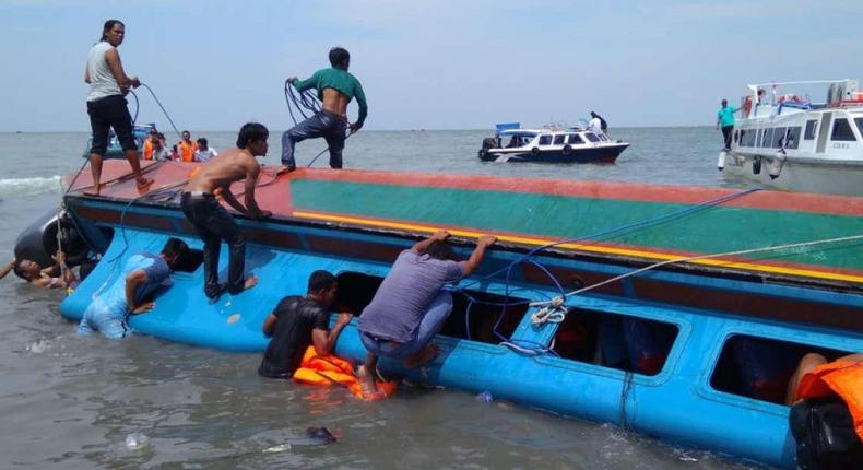 Boat capsizes (IdomaVoice)