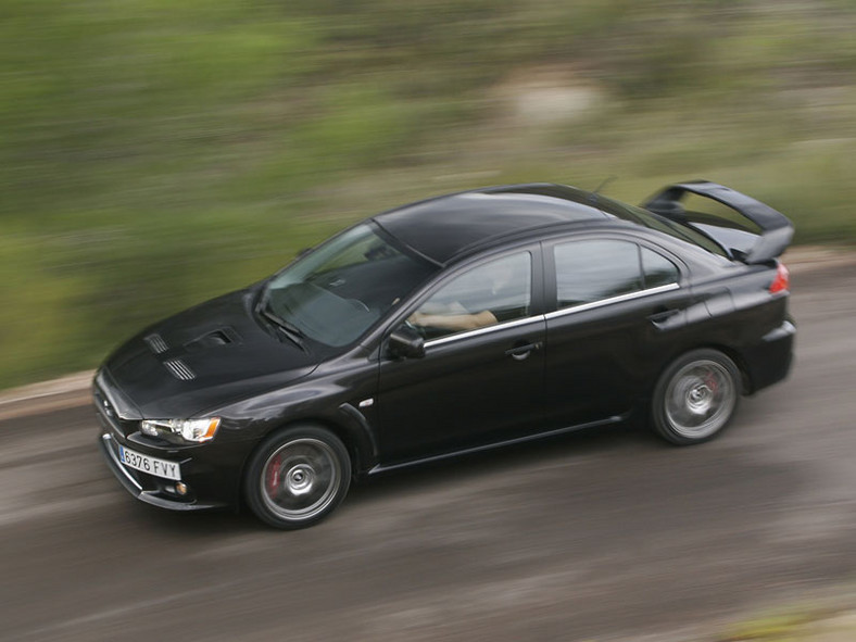 Mitsubishi: nowy Lancer Evolution MR TC - SST już w salonach w Polsce