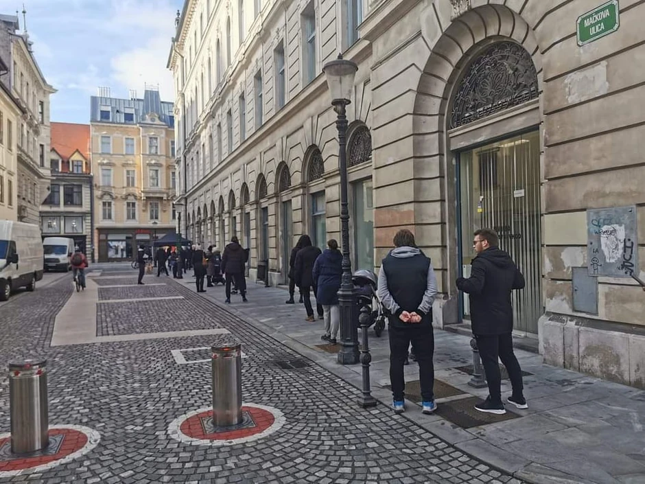 "Ljubljana je postala velika čekaonica"