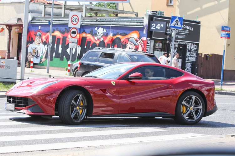 Ferrari F12 berlinetta Roberta Lewandowskiego