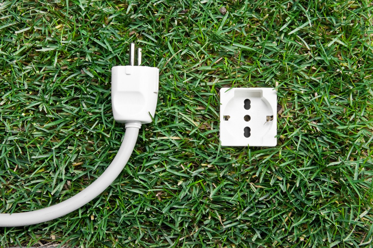 Dziś producenci prądu z odnawialnych źródeł energii (OZE) za wytworzoną energię otrzymują zielone certyfikaty.