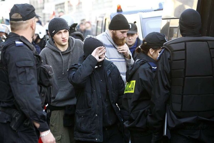 policja, zadyma, demonstracja, dzień niepodległości