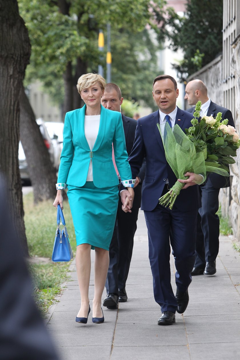 Agata i Andrzej Dudów przed wizytą w Belwederze u Bolesława Komorowskiego