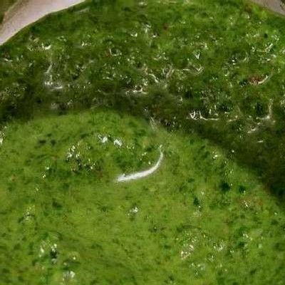 Medvehagymás pesto spenóttal és petrezselyemmel