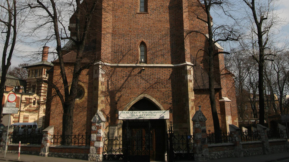 1,5 promila alkoholu w wydychanym powietrzu miał dziewiętnastoletni mieszkaniec Krakowa, który w nocy z soboty na niedzielę staranował samochodem ogrodzenie kościoła św. Krzyża.