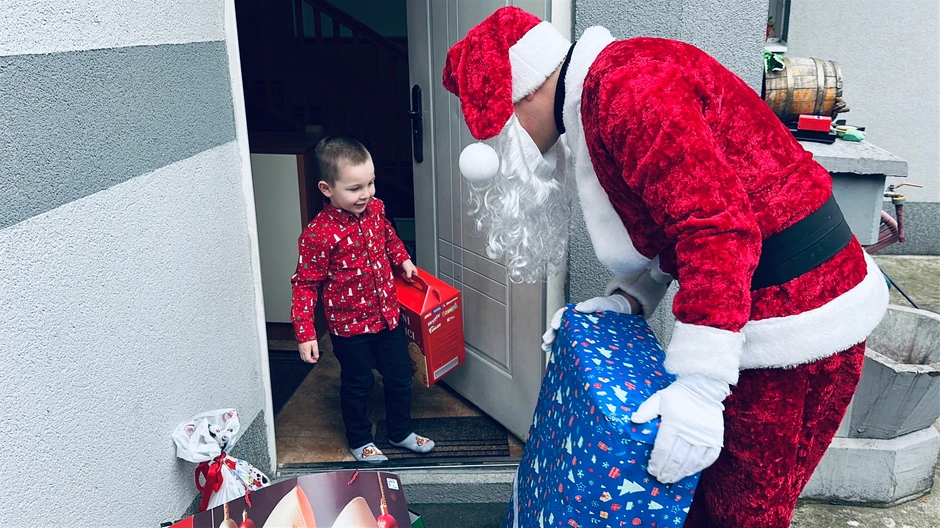 Pirotski vatrogasac Milan Panajotović postao Deda Mraz