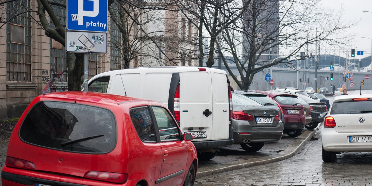 Katowice. Miasto chce podnieśc opłaty parkingowe, bo są najniższe w Polsce 