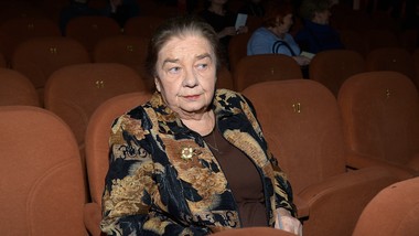 mąż zdradził ją z sąsiadką. kochanka była znaną prezenterką prl