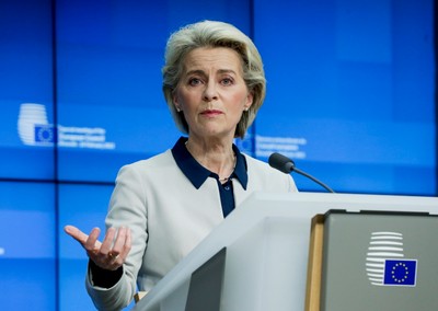 Von der Leyen: Uderzymy w rosyjski bank centralny, oligarchów i banki SWIFT-em