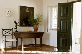 Veruje se da OVE STVARI ispred ulaznih vrata teraju lošu sreću, a prizivaju BLAGOSTANJE I NOVAC u kuću