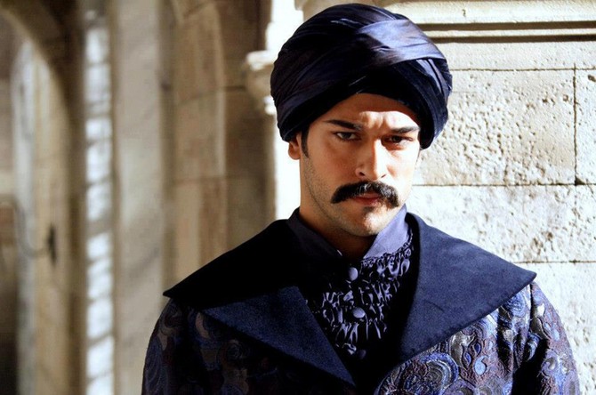 Burak Ozcivit kao Bali-beg