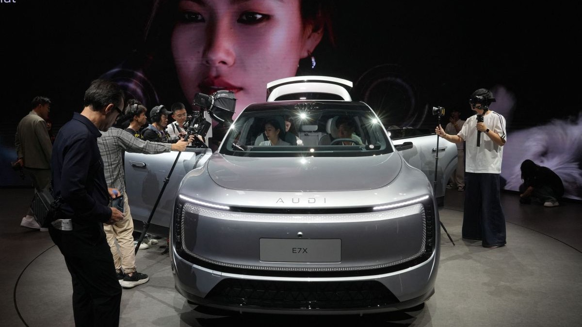 Război ciudat în industria auto: Audi dă în judecată un importator german pentru a bloca vânzarea propriilor mașini electrice produse în China