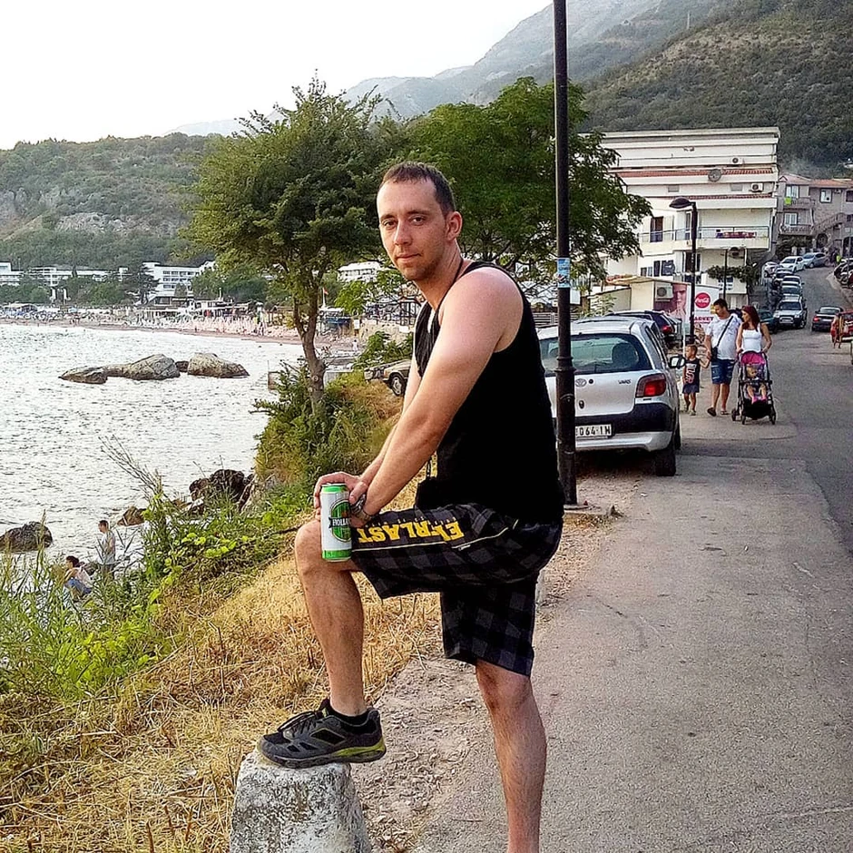 .Otac je na društvenim mrežama živeo normalnim životom