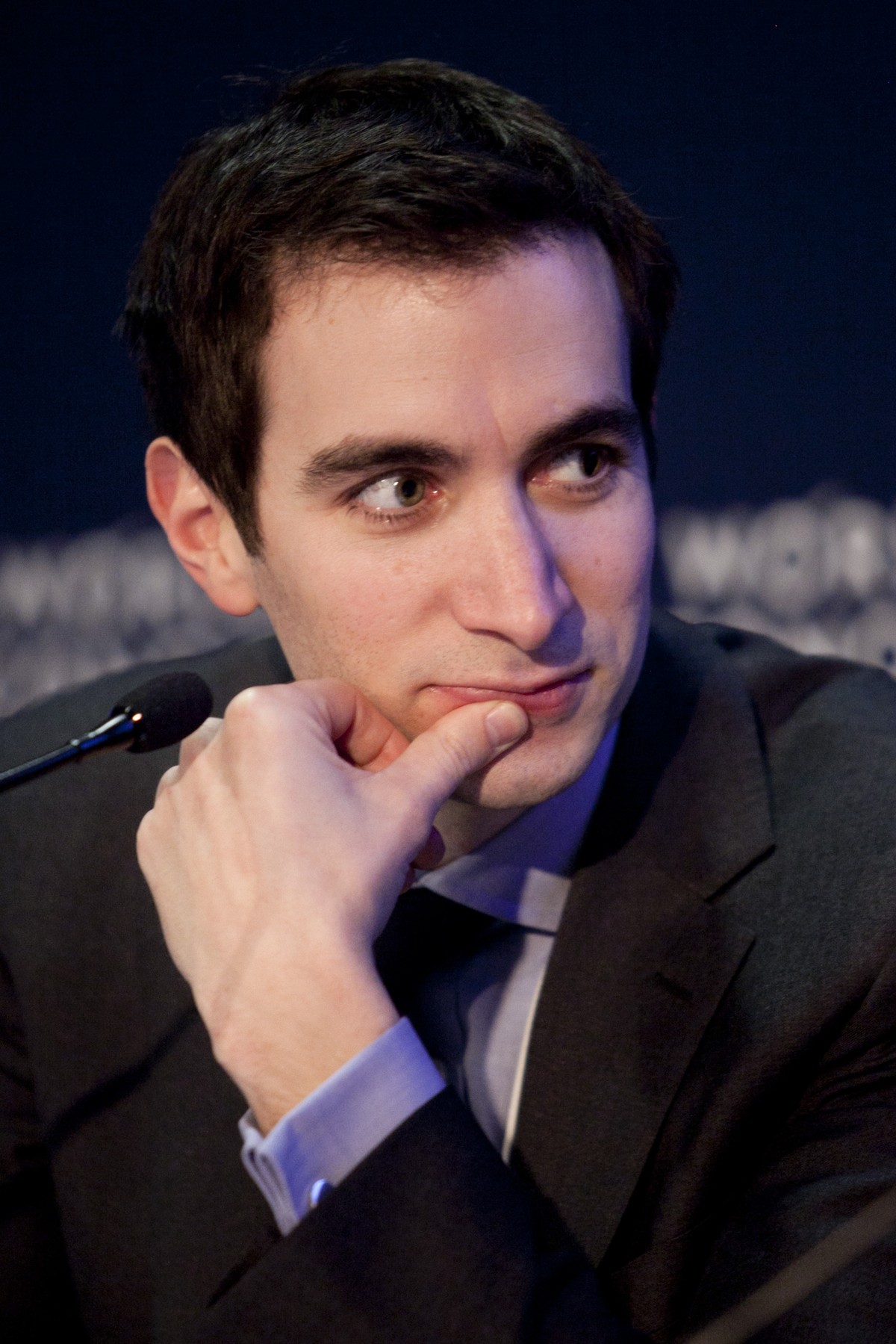 Andrew Ross Sorkin, dziennikarz i publicysta ekonomiczny „New York Timesa”