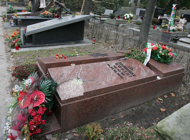 Złodzieje zniszczyli grób Kazimierza Górskiego