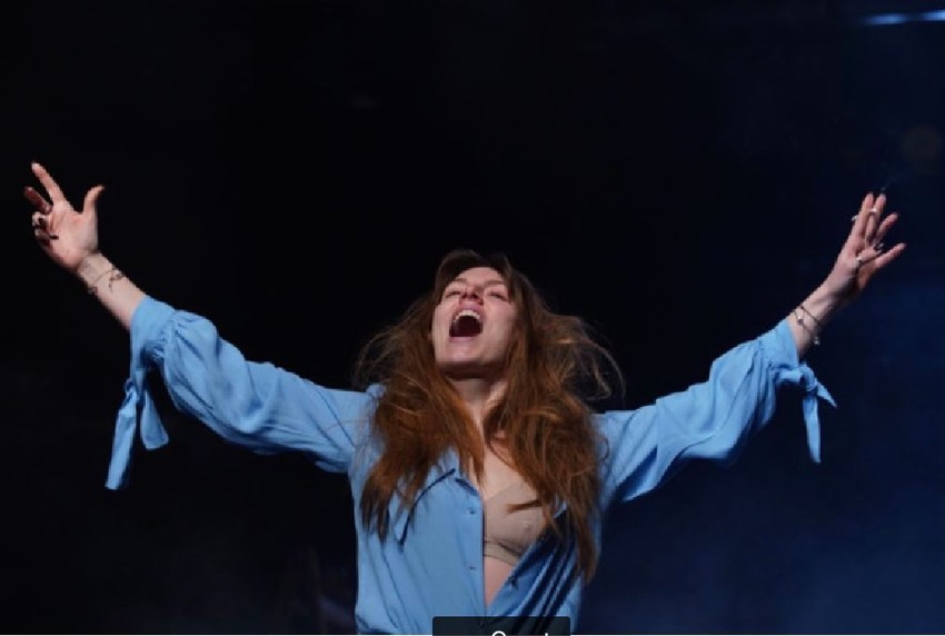 Tamara Dragićević kao Gospava na probi predstave „Čudo u Šarganu“