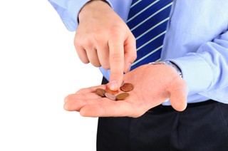 Mało aktywnych posiadaczy kont lub kart bankomatowych czekają podwyżki opłat