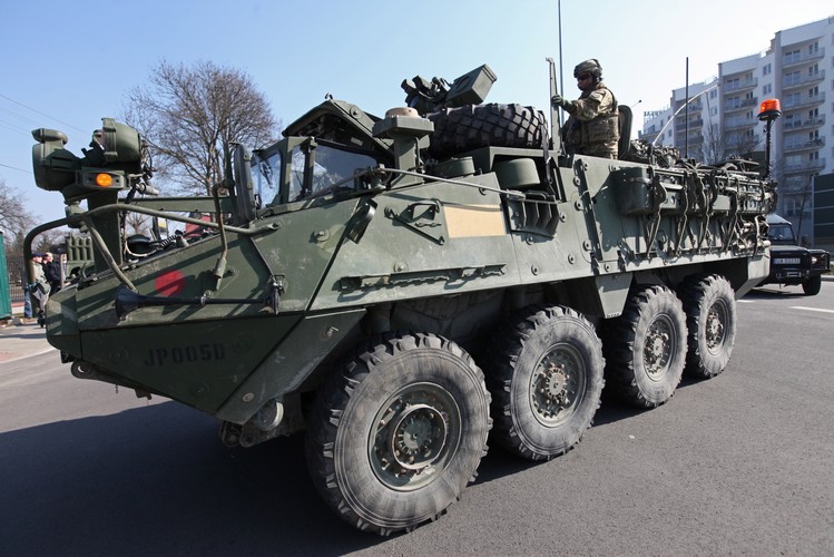 Amerykańskie Strykery w Białymstoku fot. (ukit) PAP/Artur Reszko