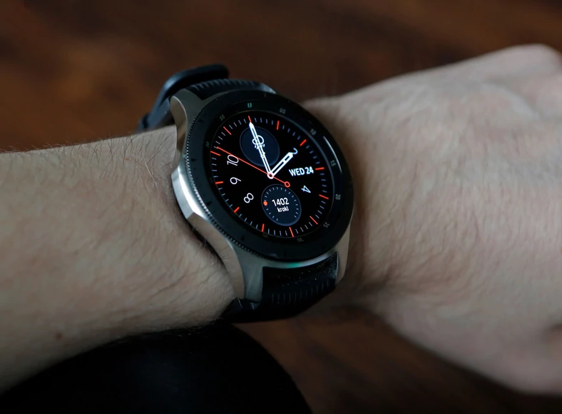 Samsung Galaxy Watch to jedno z pierwszych urządzeń ze szkłem Gorilla Glass SR+ o zwiększonej odporności na zarysowania