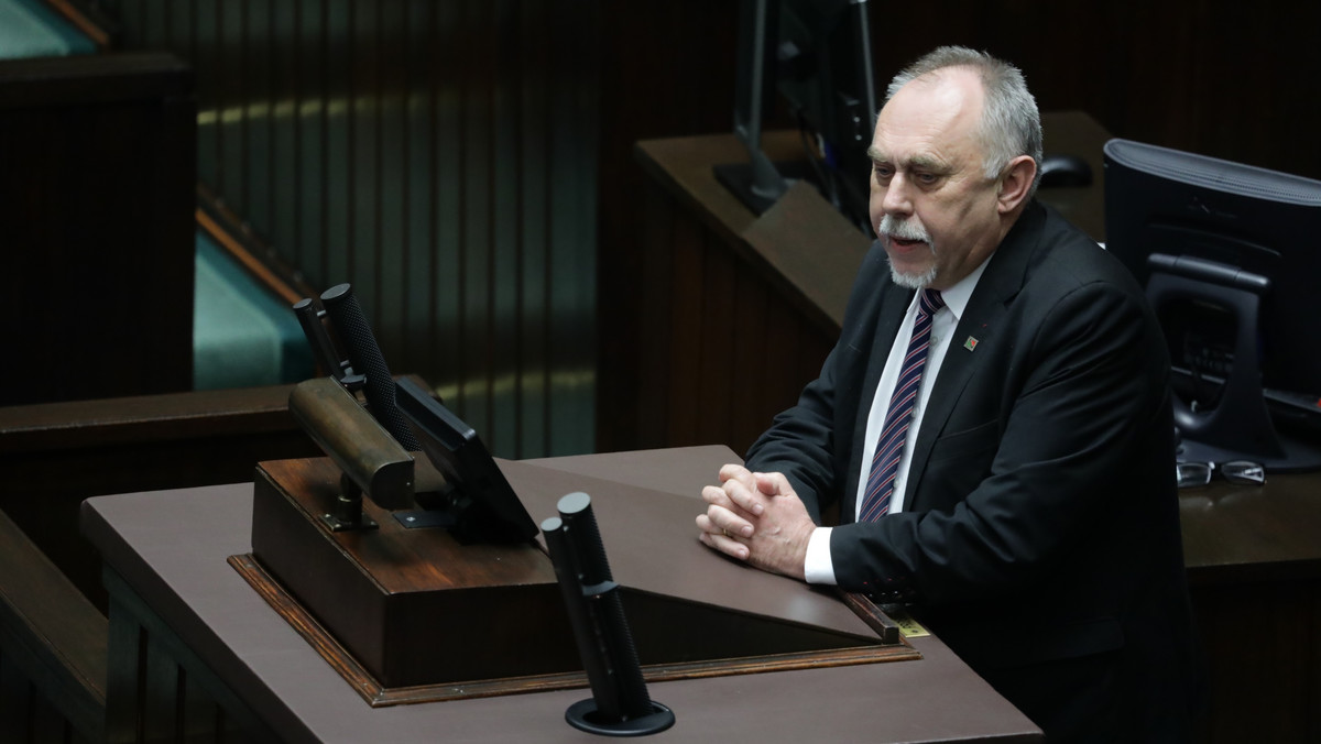 Poseł Janusz Sanocki (niezrzeszony) złożył do prokuratury doniesienie, w którym oskarża burmistrza Nysy o korupcję. Dziś prokuratura rejonowa w Nysie poinformowała, że dokładnie sprawdzi zarzuty formułowane przez posła.