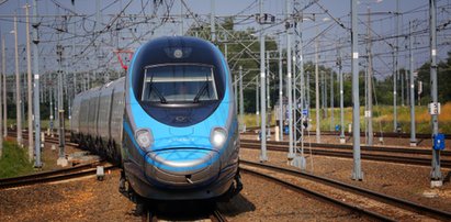 Zasnął na torach i oszukał przeznaczenie. Przyjechało nad nim Pendolino